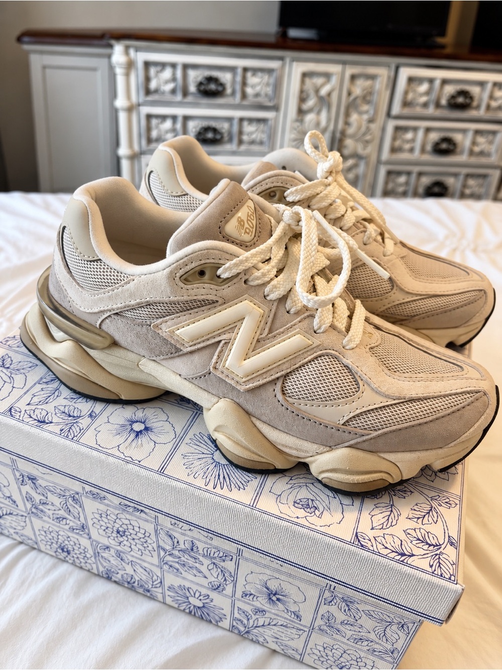 New Balance Women's Beige/Tan Chunky Mesh & Suede Sneakers
